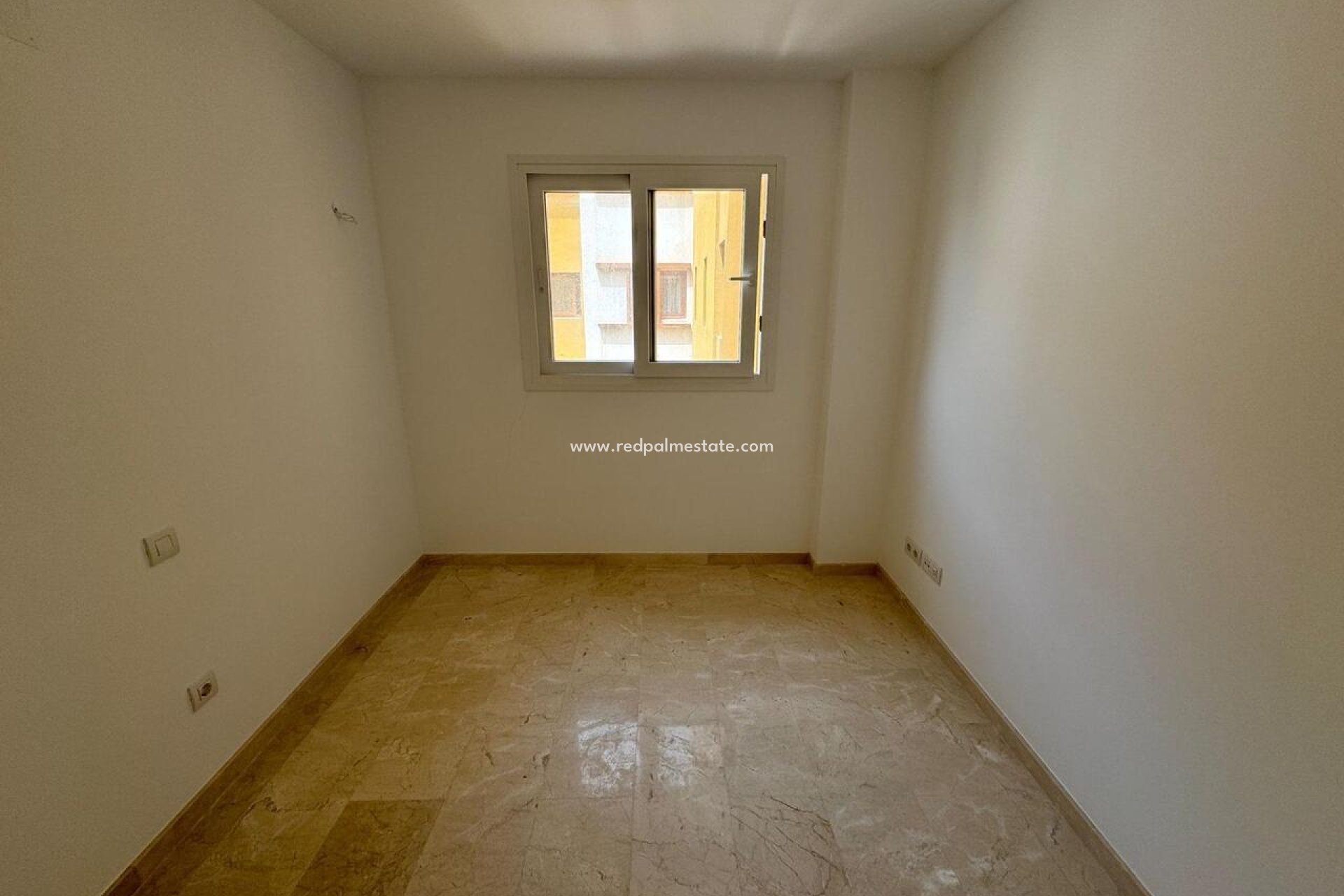 Herverkoop - Appartement -
Torrevieja - Inland