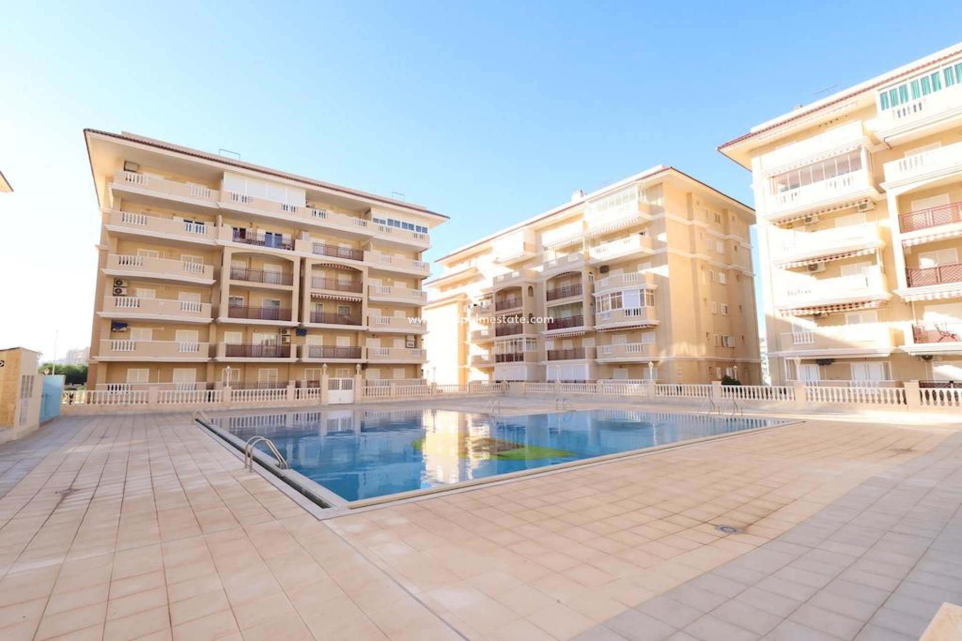 Herverkoop - Appartement -
Torrevieja - La Mata