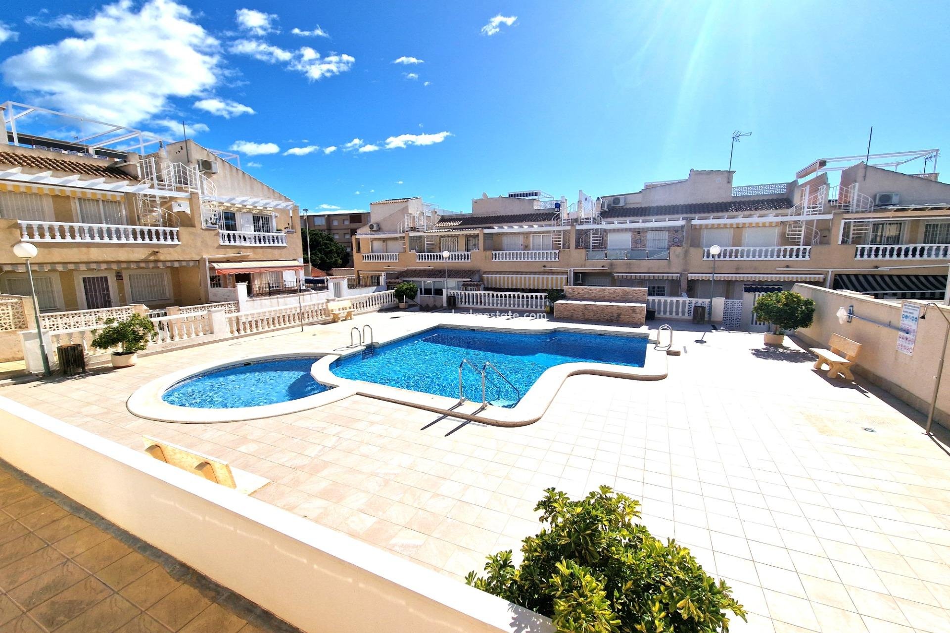 Herverkoop - Appartement -
Torrevieja - Nueva Torrevieja - Aguas Nuevas