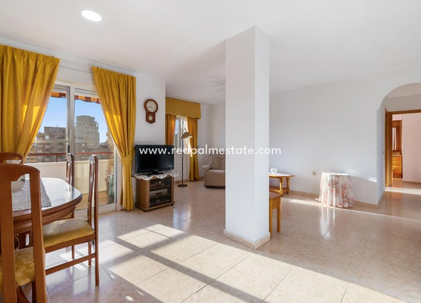 Herverkoop - Appartement -
Torrevieja - Nueva Torrevieja