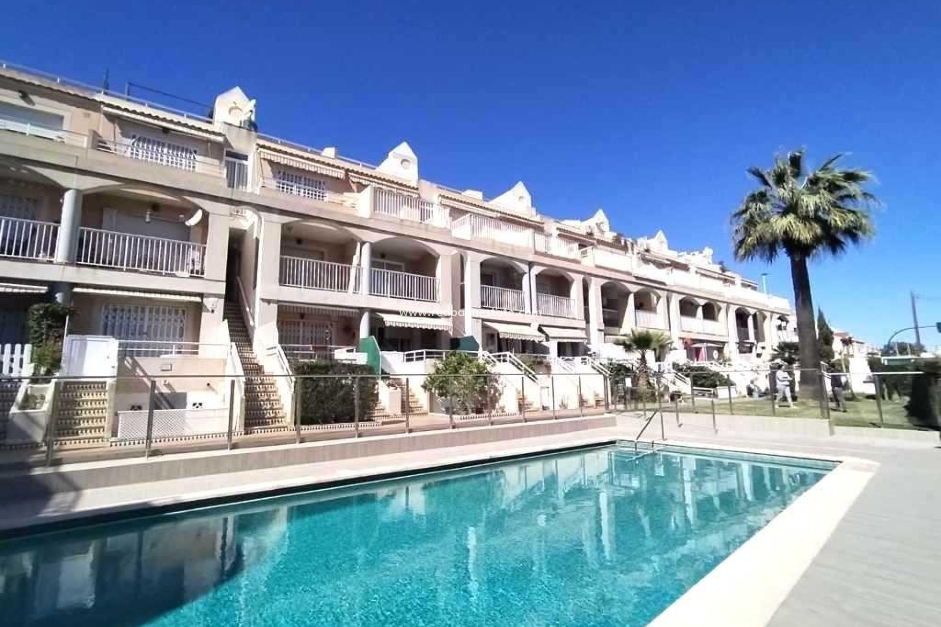 Herverkoop - Appartement -
Torrevieja - Playa de los locos