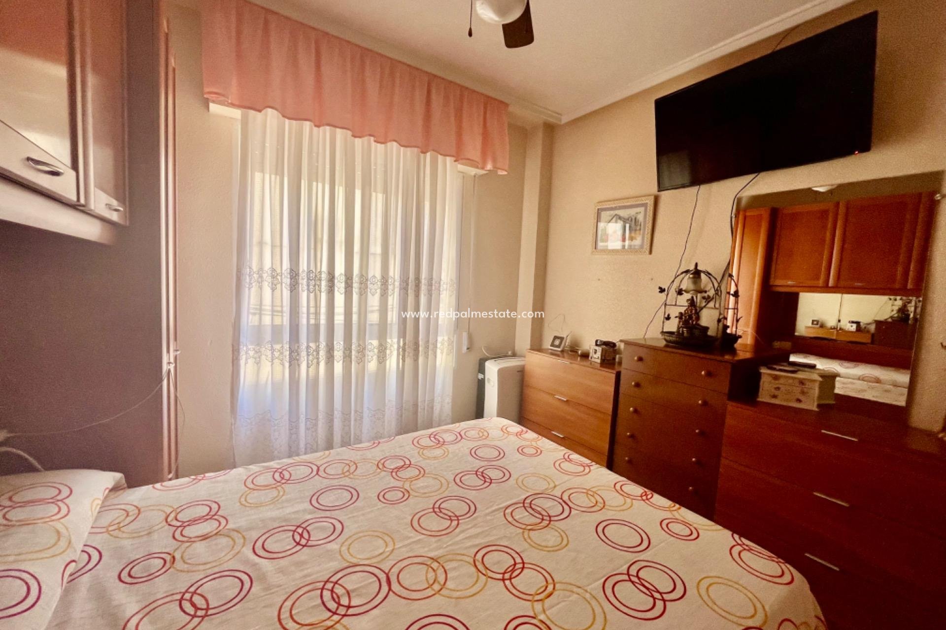 Herverkoop - Appartement -
Torrevieja - Playa de los Locos