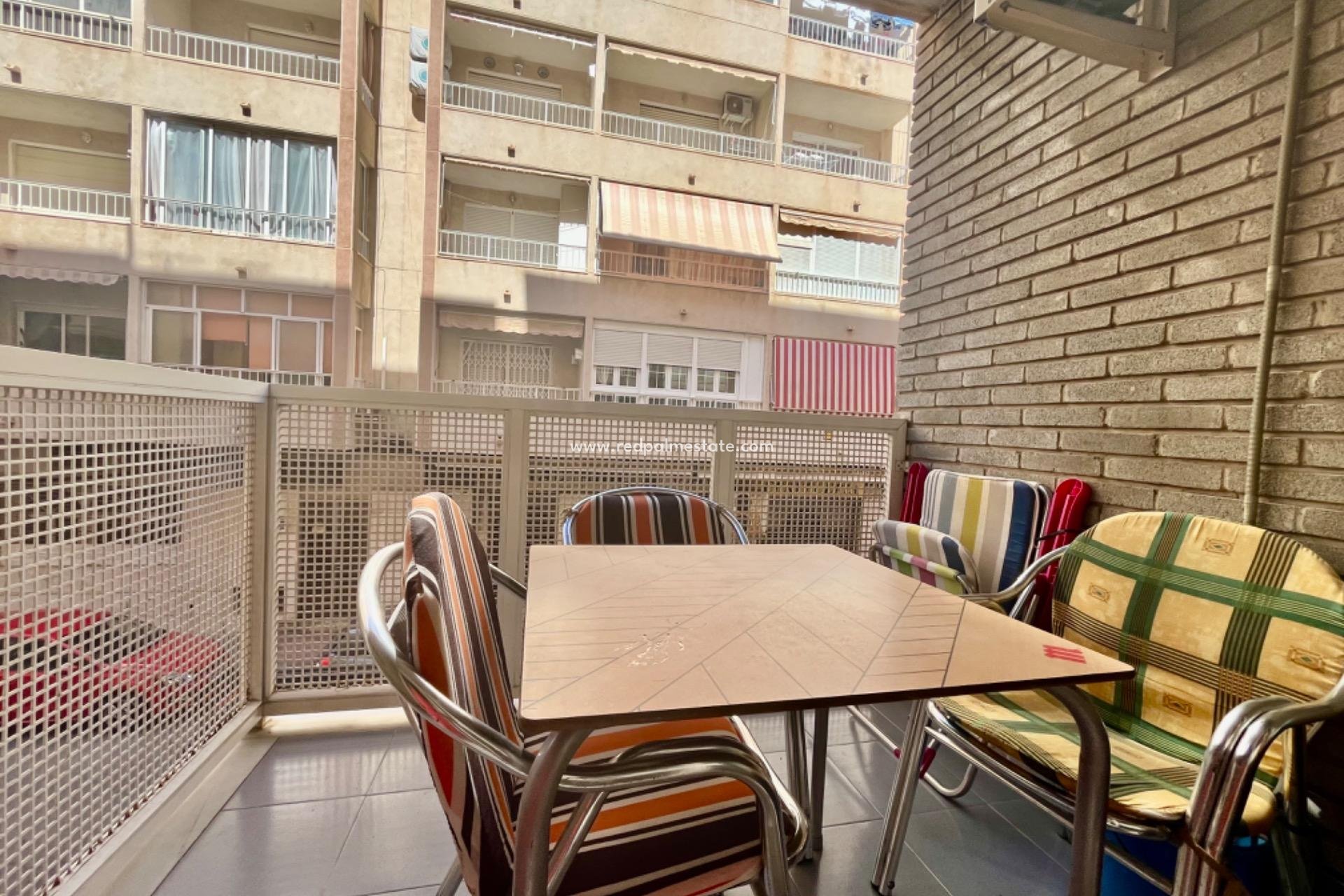 Herverkoop - Appartement -
Torrevieja - Playa de los Locos