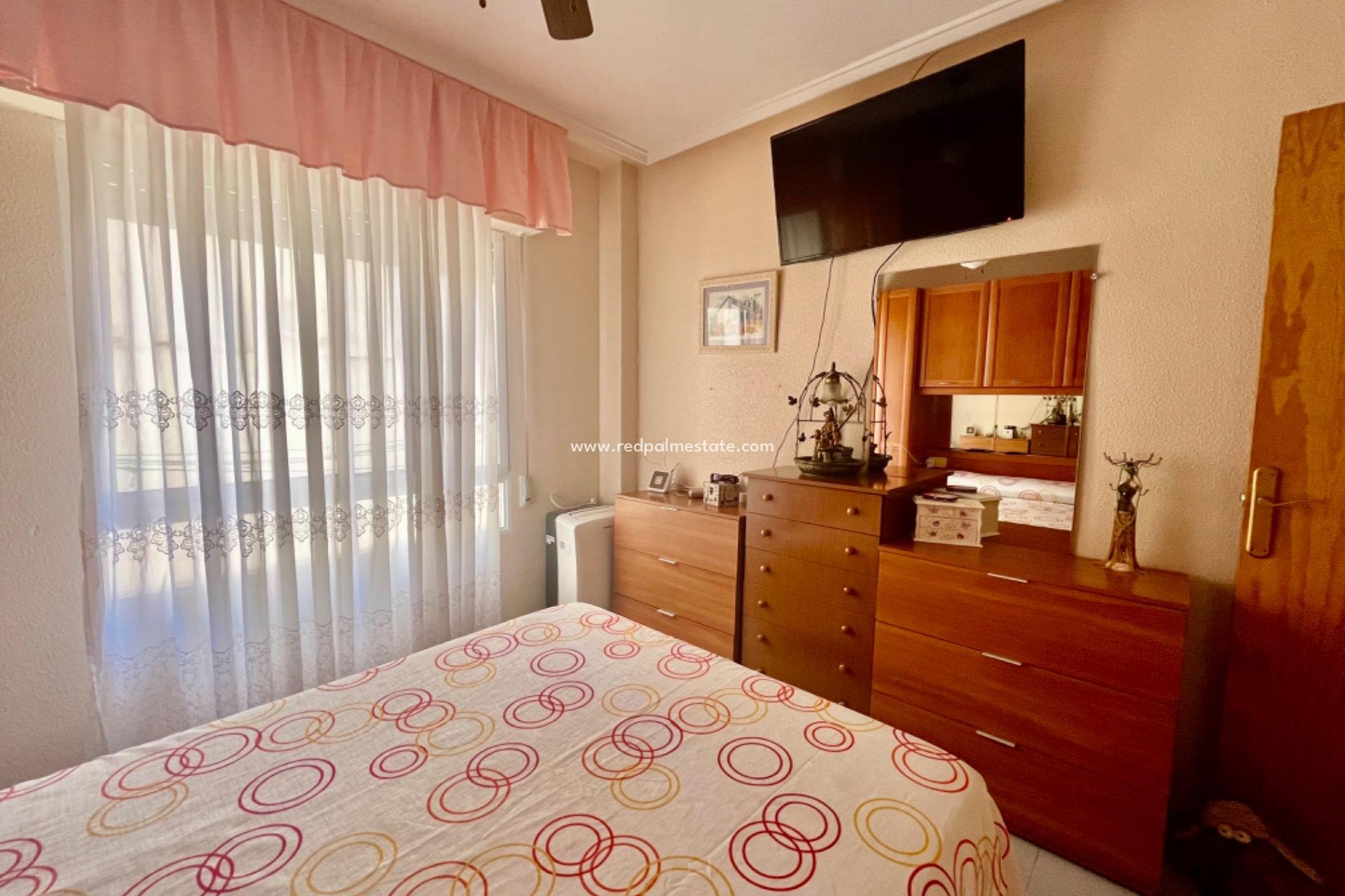 Herverkoop - Appartement -
Torrevieja - Playa de los Locos