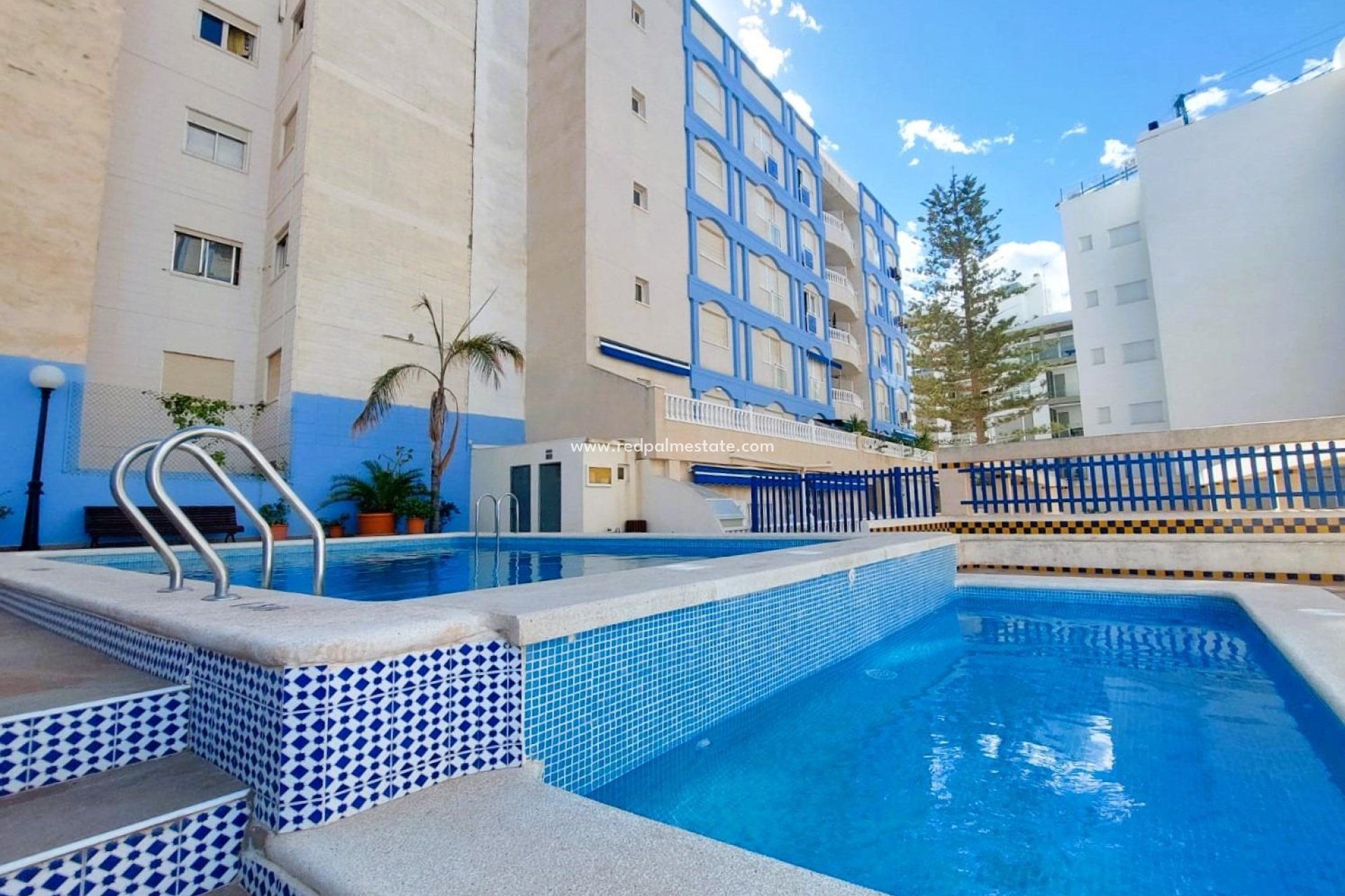 Herverkoop - Appartement -
Torrevieja - Playa de los locos