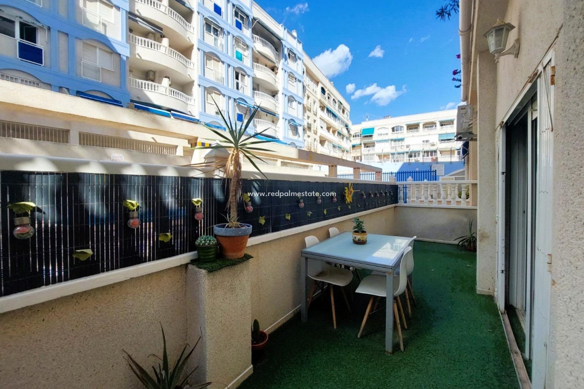 Herverkoop - Appartement -
Torrevieja - Playa de los locos