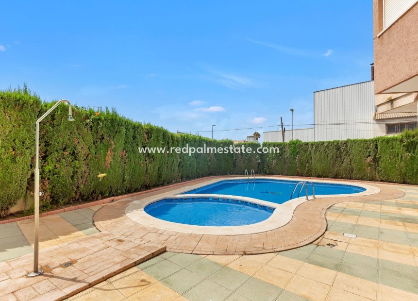 Herverkoop - Appartement -
Torrevieja - Playa de los locos