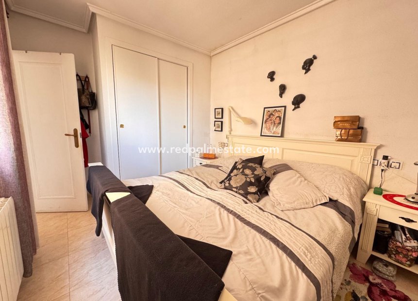 Herverkoop - Appartement -
Torrevieja - Playa de los locos