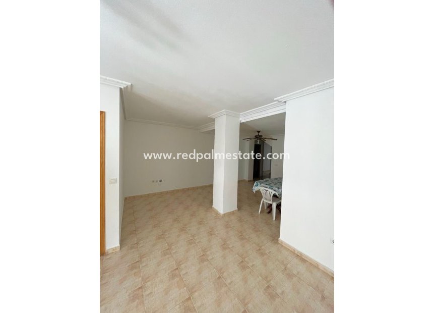 Herverkoop - Appartement -
Torrevieja - Playa del Cura