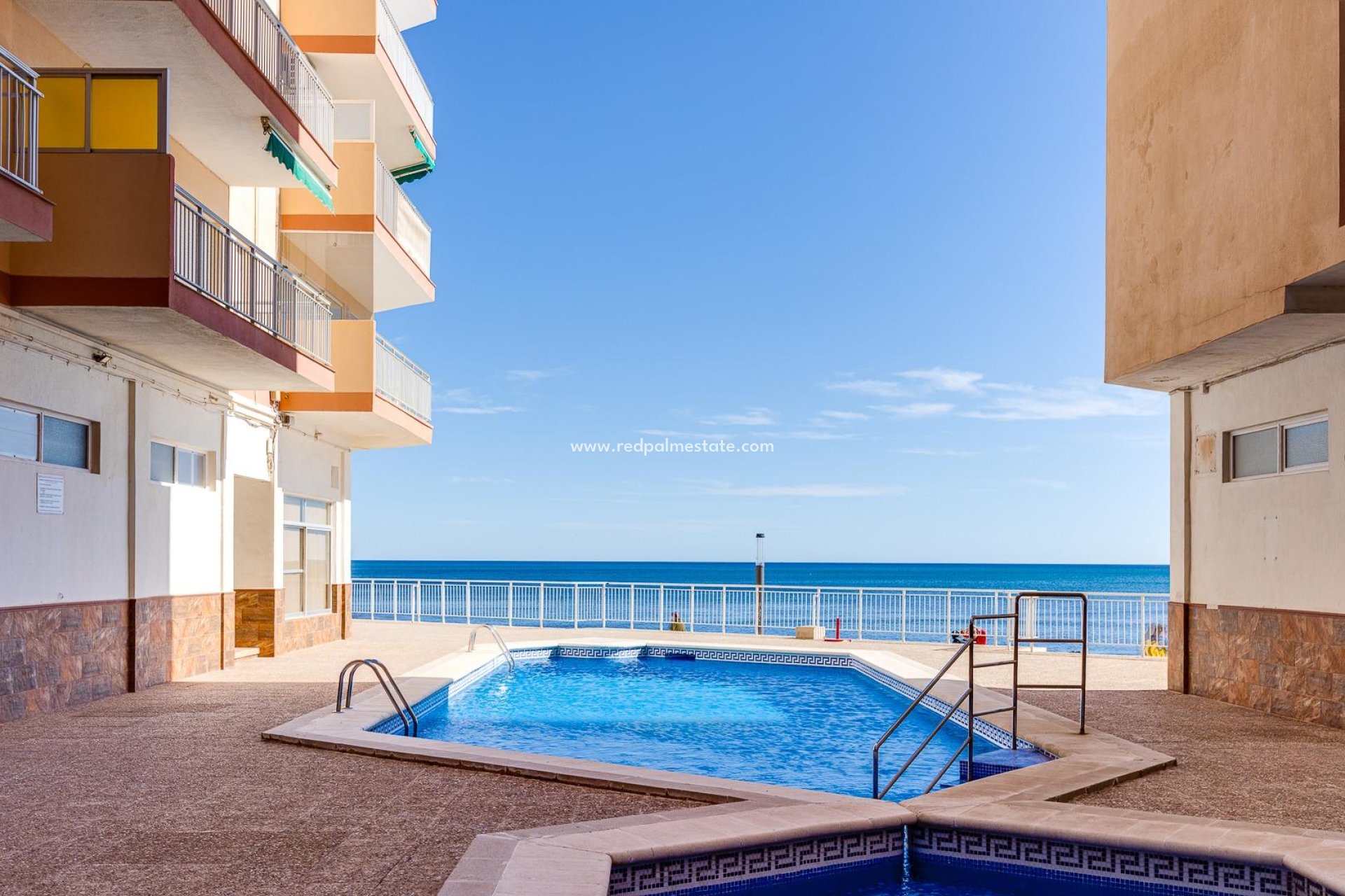 Herverkoop - Appartement -
Torrevieja - Playa del Cura