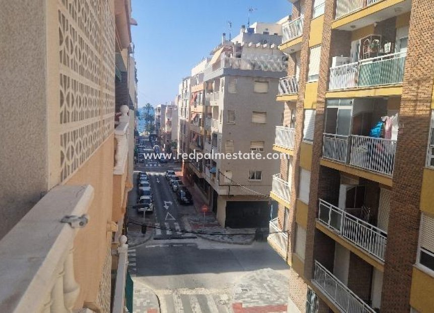 Herverkoop - Appartement -
Torrevieja - Playa del Cura