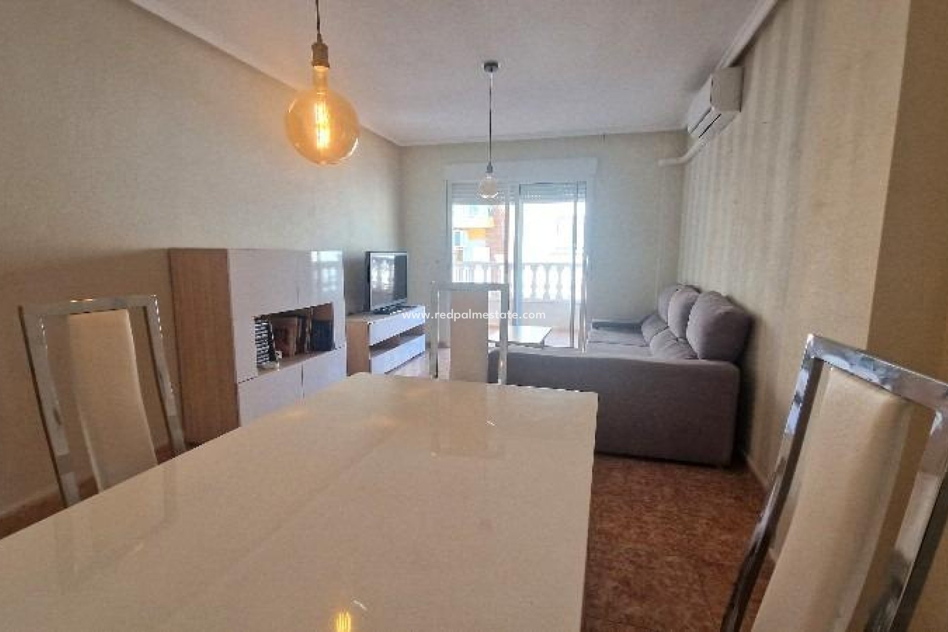 Herverkoop - Appartement -
Torrevieja - Playa del Cura