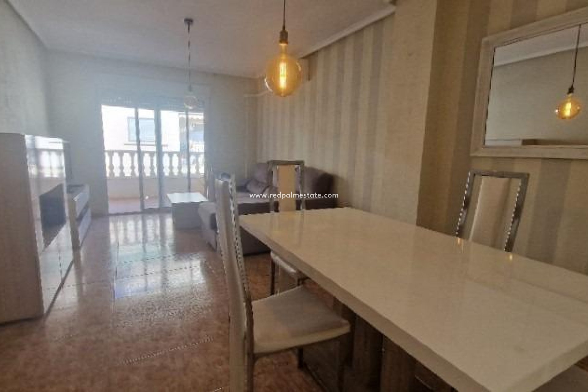 Herverkoop - Appartement -
Torrevieja - Playa del Cura