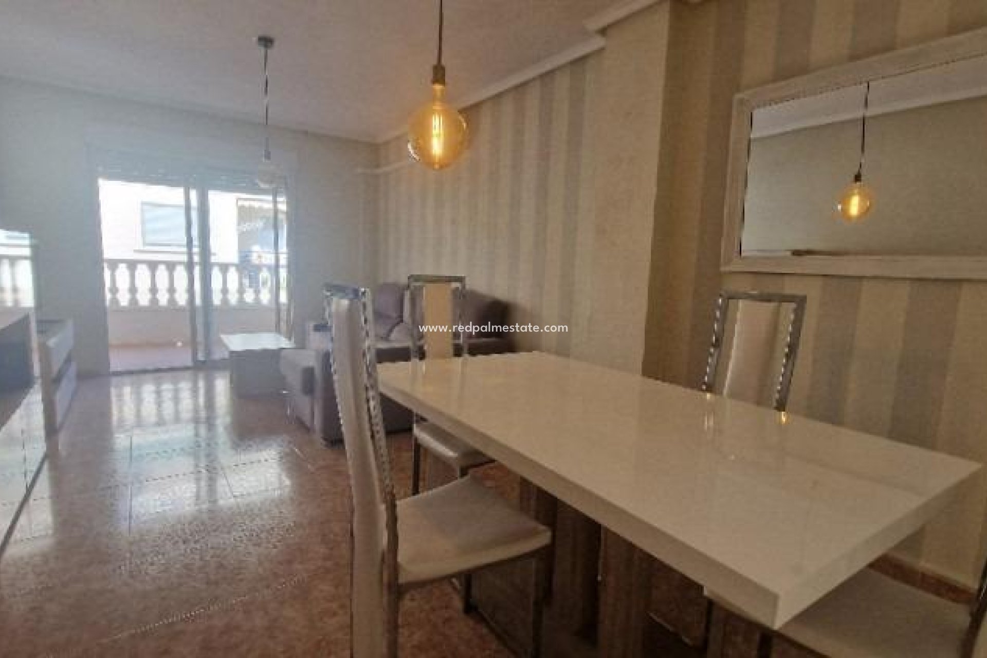 Herverkoop - Appartement -
Torrevieja - Playa del Cura