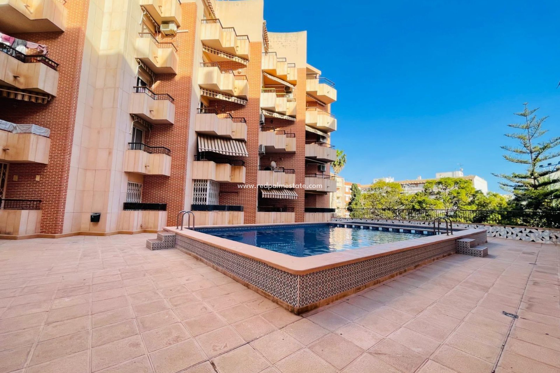 Herverkoop - Appartement -
Torrevieja - Playa del Cura