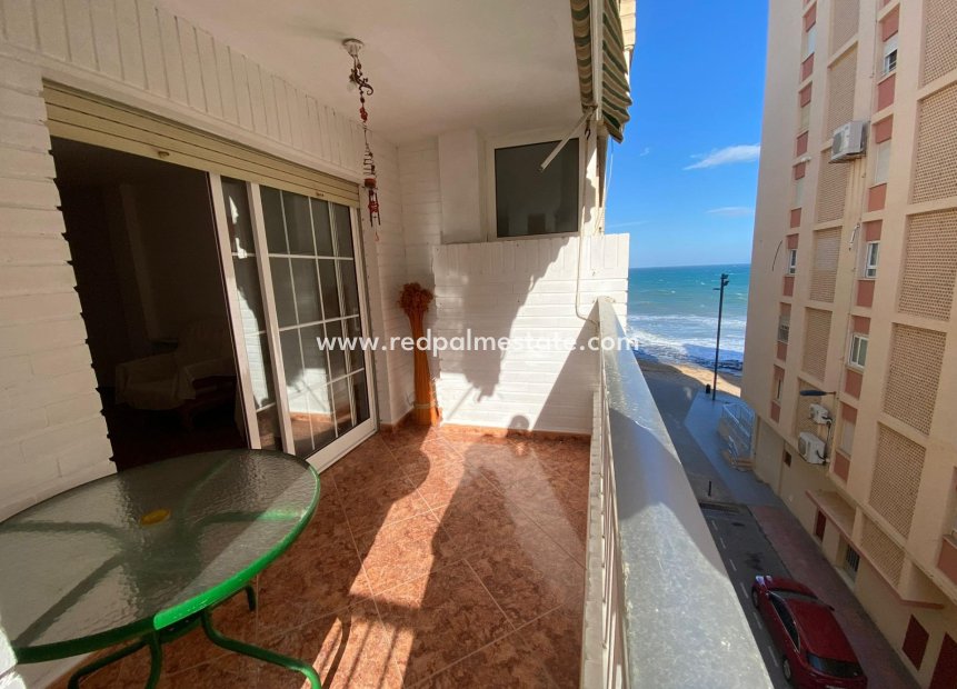 Herverkoop - Appartement -
Torrevieja - Playa del cura