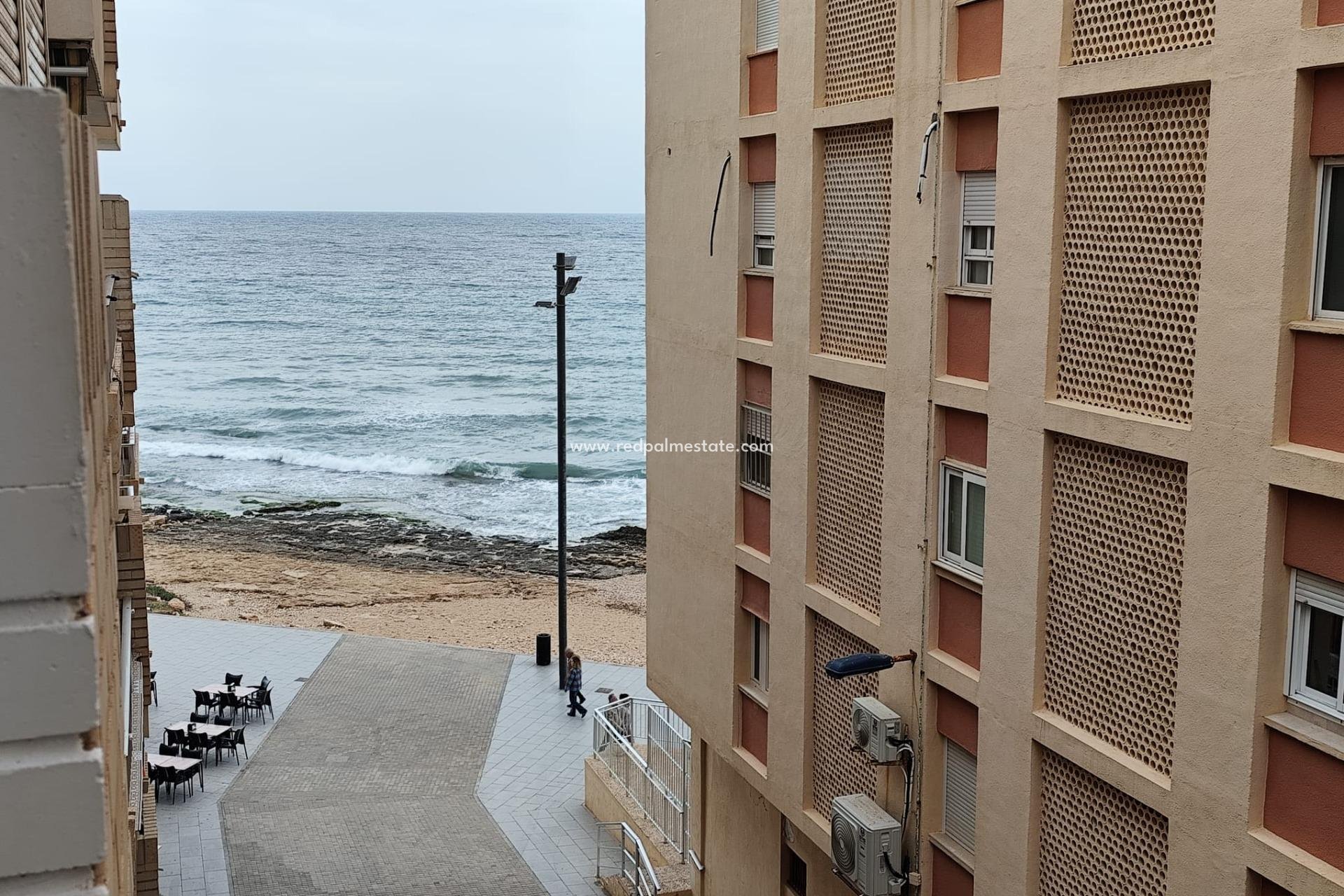 Herverkoop - Appartement -
Torrevieja - Playa del cura