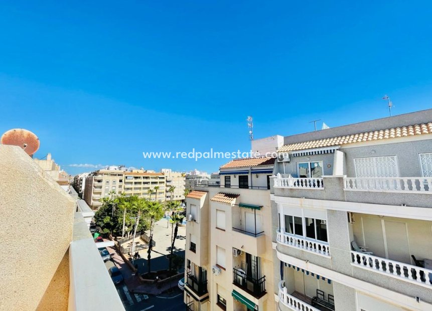 Herverkoop - Appartement -
Torrevieja - Playa del Cura