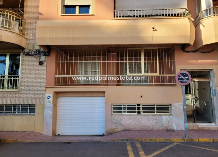 Herverkoop - Appartement -
Torrevieja - Playa del Cura