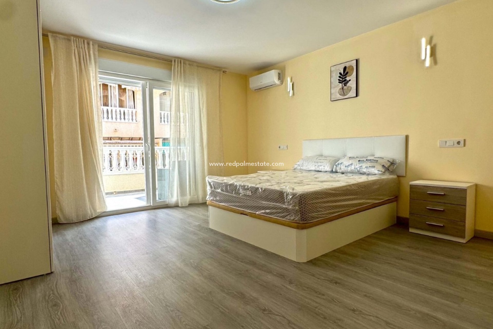 Herverkoop - Appartement -
Torrevieja - Playa del Cura