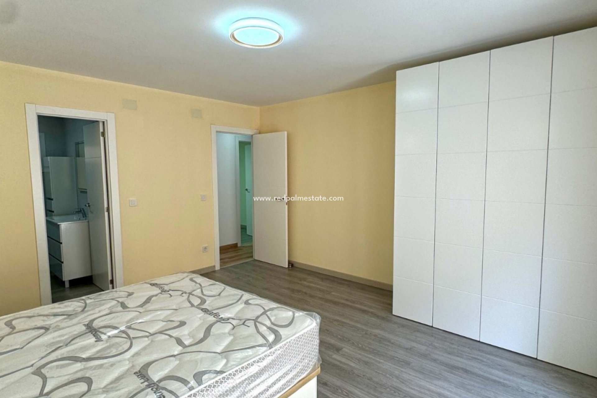 Herverkoop - Appartement -
Torrevieja - Playa del Cura