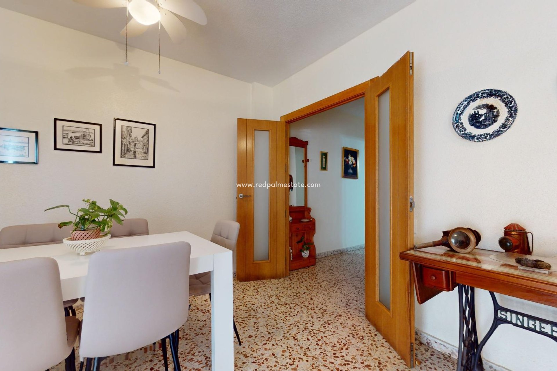 Herverkoop - Appartement -
Torrevieja - Playa del Cura