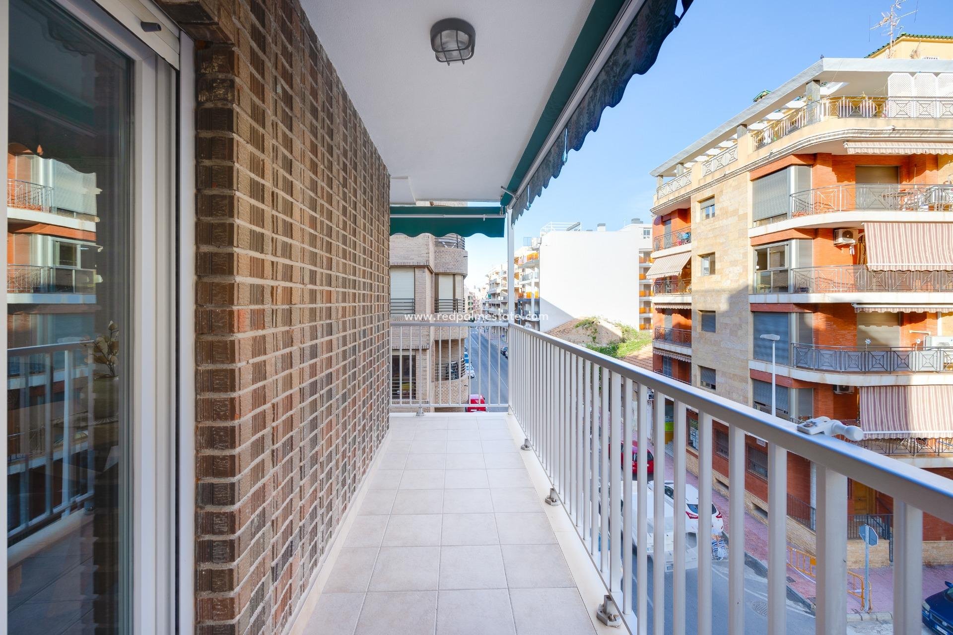 Herverkoop - Appartement -
Torrevieja - Playa del Cura