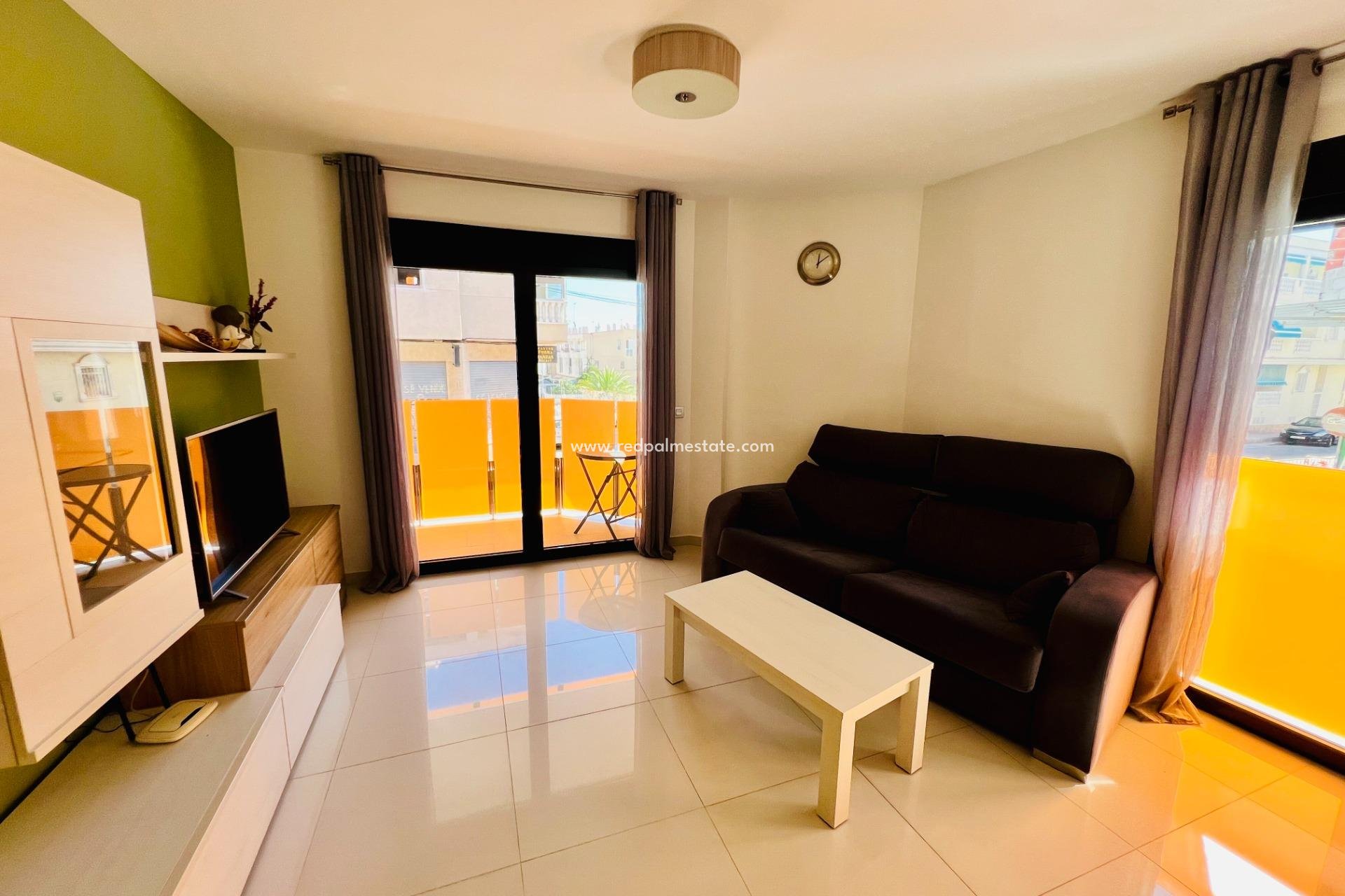 Herverkoop - Appartement -
Torrevieja - Playa del Cura