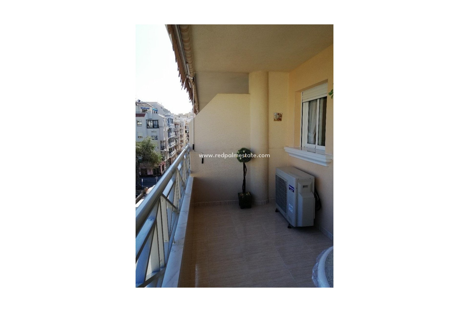 Herverkoop - Appartement -
Torrevieja - Playa del Cura