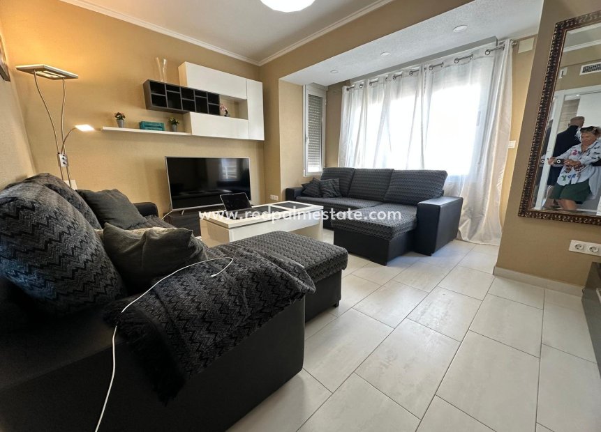 Herverkoop - Appartement -
Torrevieja - Playa del Cura