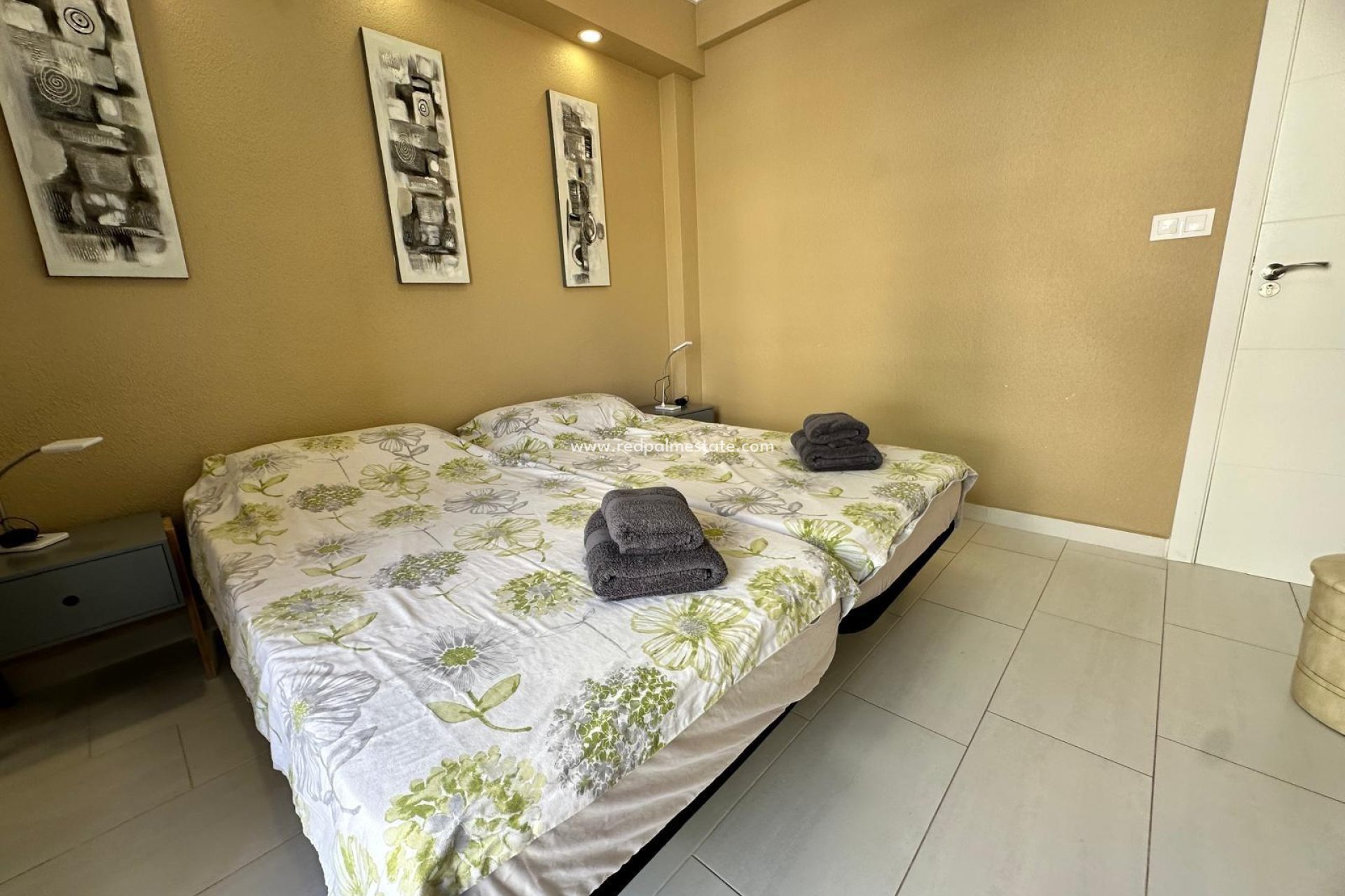 Herverkoop - Appartement -
Torrevieja - Playa del Cura