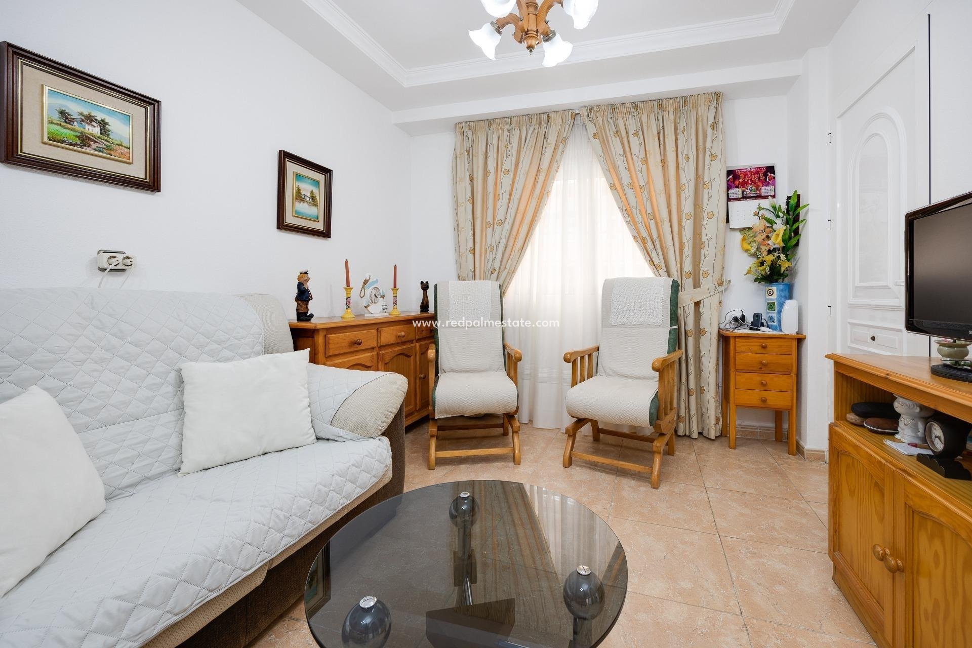 Herverkoop - Appartement -
Torrevieja - Playa del cura