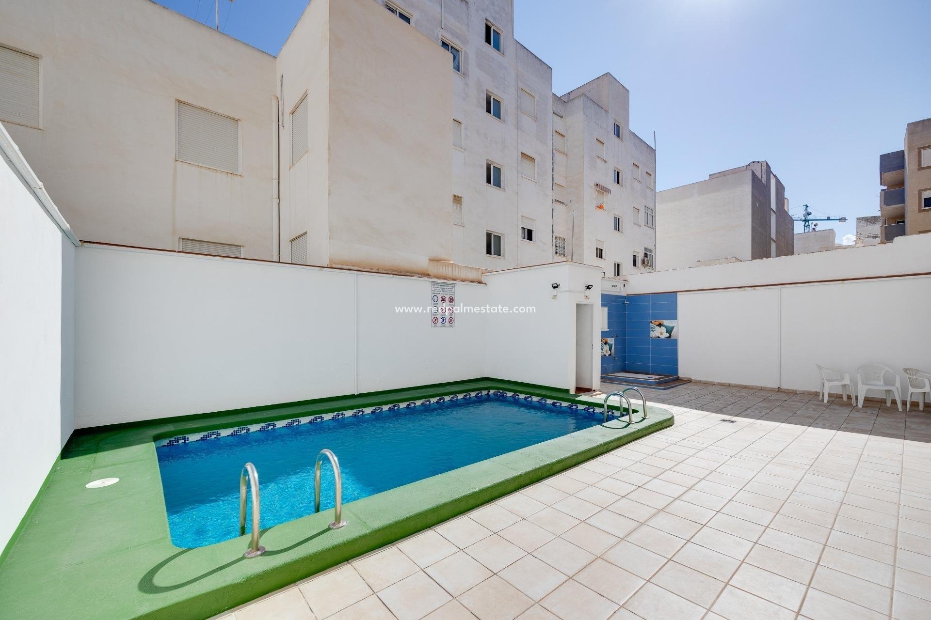 Herverkoop - Appartement -
Torrevieja - Playa del cura