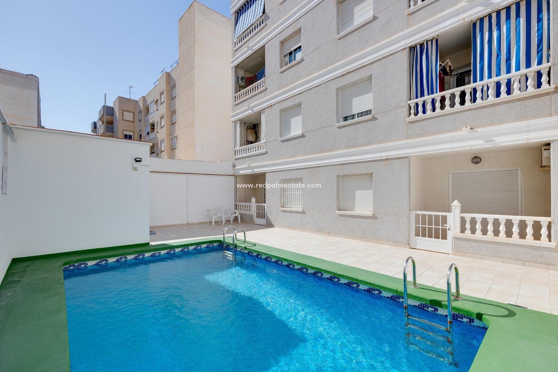 Herverkoop - Appartement -
Torrevieja - Playa del cura