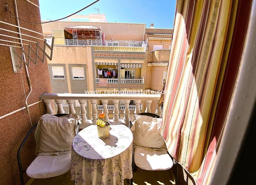 Herverkoop - Appartement -
Torrevieja - Playa del Cura