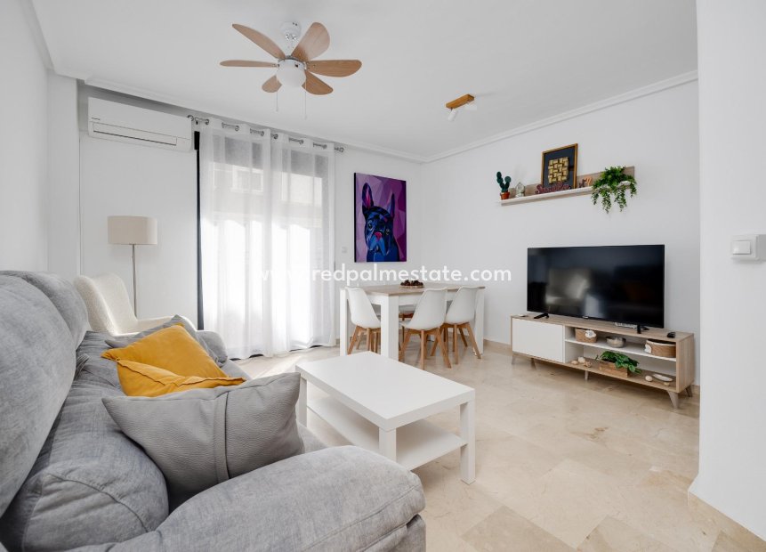 Herverkoop - Appartement -
Torrevieja - Playa del Cura