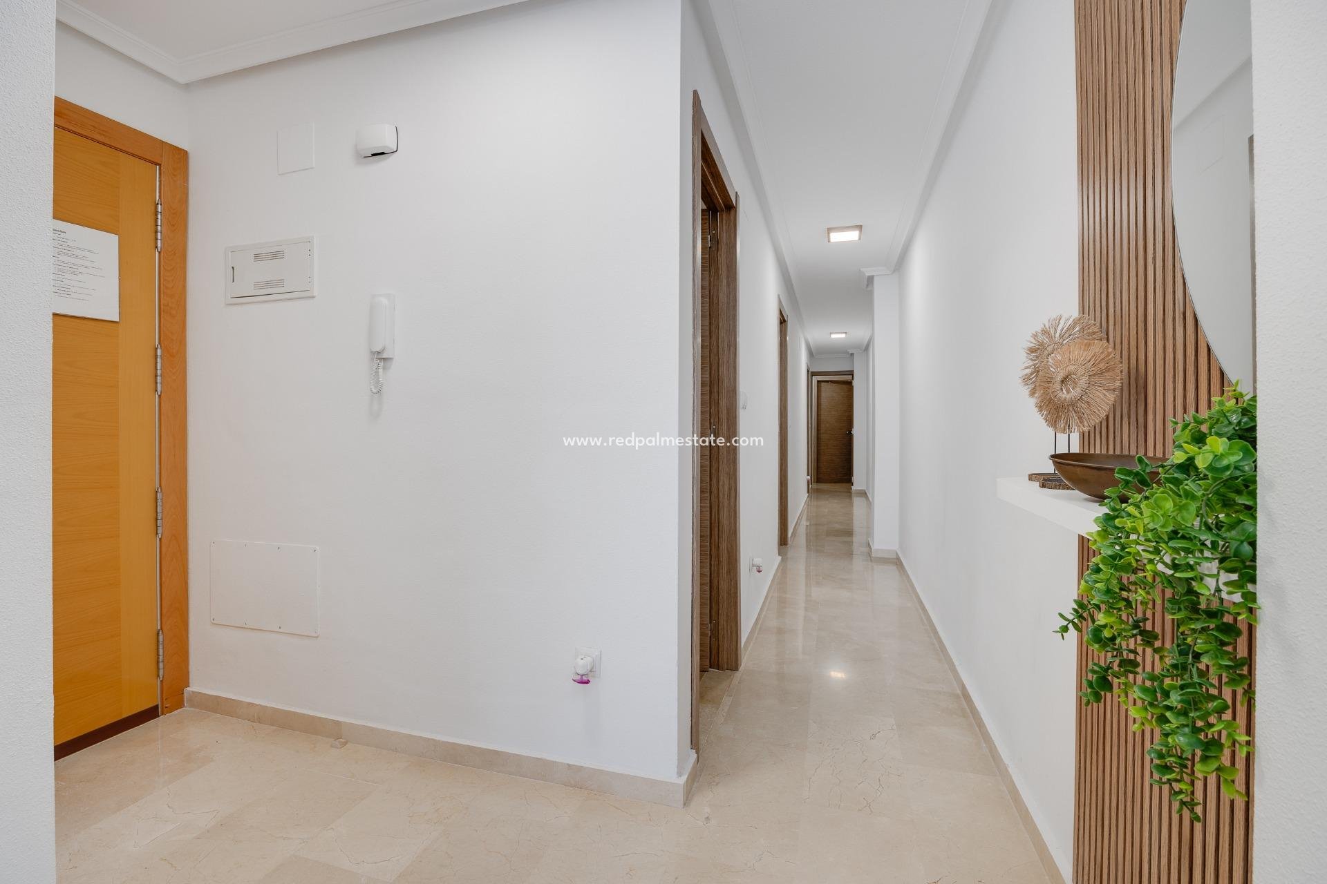 Herverkoop - Appartement -
Torrevieja - Playa del Cura