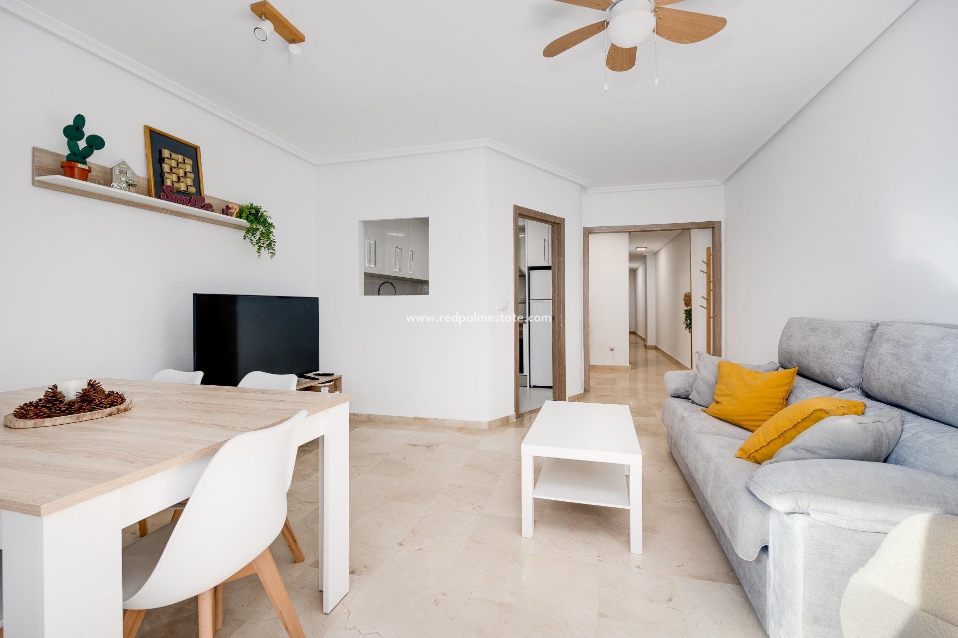 Herverkoop - Appartement -
Torrevieja - Playa del Cura