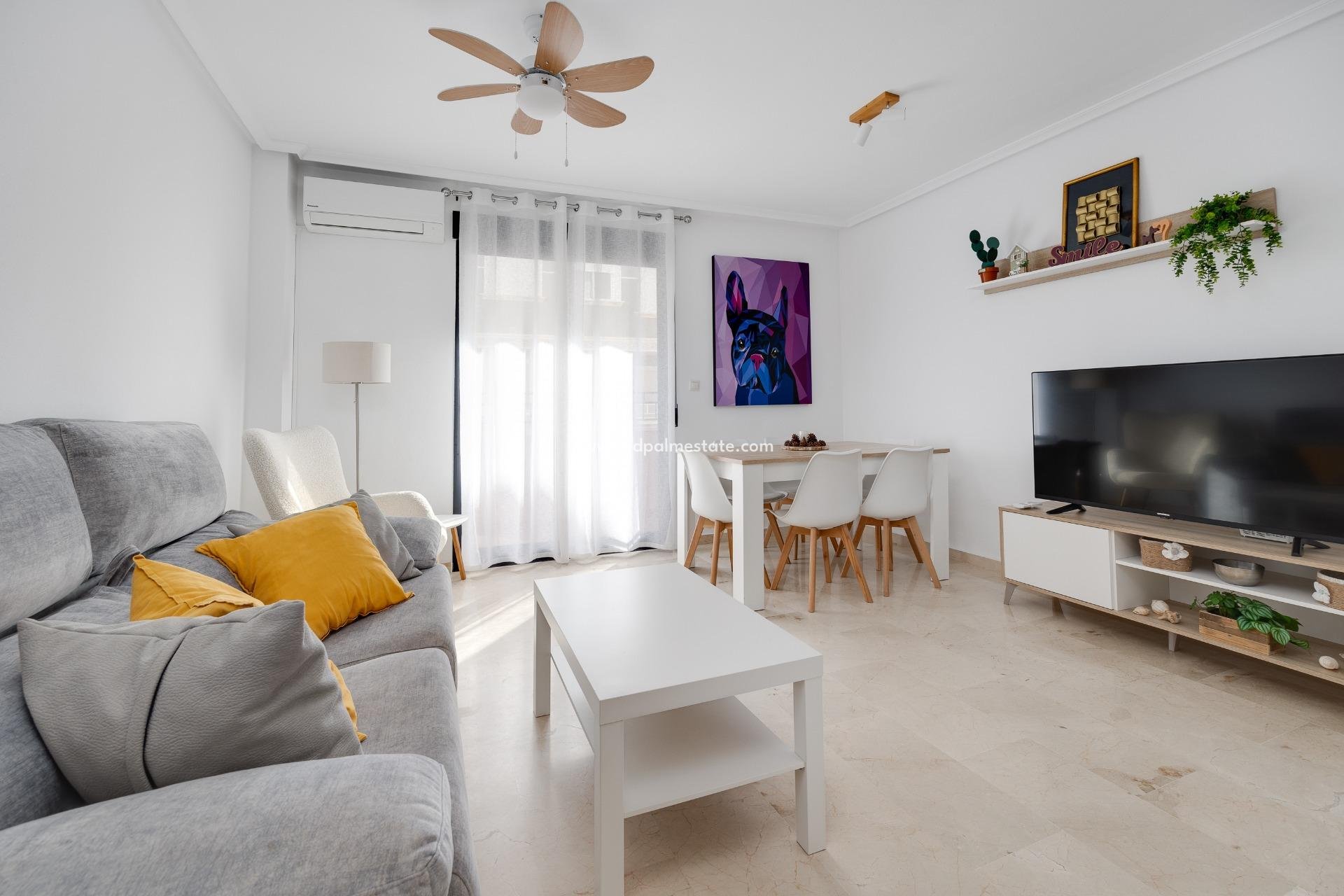 Herverkoop - Appartement -
Torrevieja - Playa del Cura