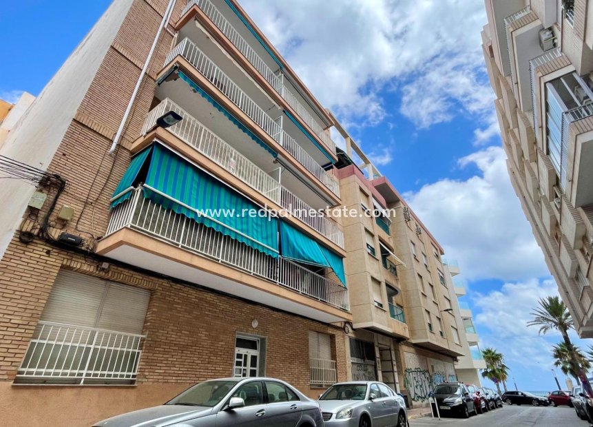 Herverkoop - Appartement -
Torrevieja - Playa del Cura