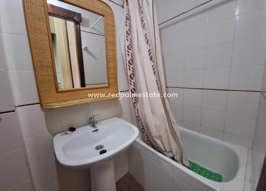 Herverkoop - Appartement -
Torrevieja - Playa del cura