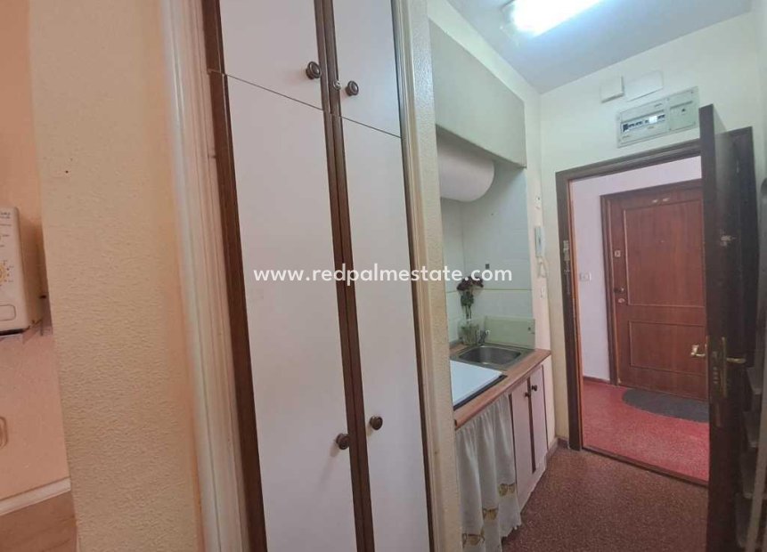 Herverkoop - Appartement -
Torrevieja - Playa del cura