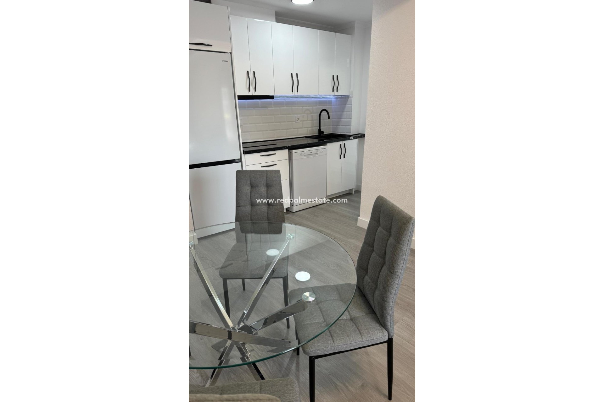 Herverkoop - Appartement -
Torrevieja - Playa del cura