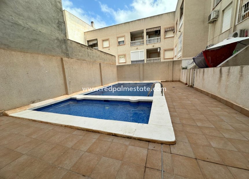 Herverkoop - Appartement -
Torrevieja - Playa del Cura