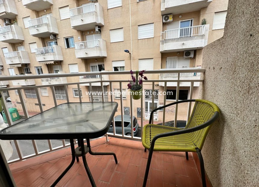 Herverkoop - Appartement -
Torrevieja - Playa del Cura