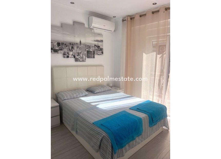 Herverkoop - Appartement -
Torrevieja - Playa del Cura