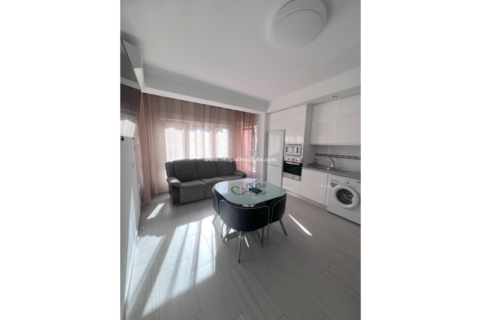 Herverkoop - Appartement -
Torrevieja - Playa del Cura