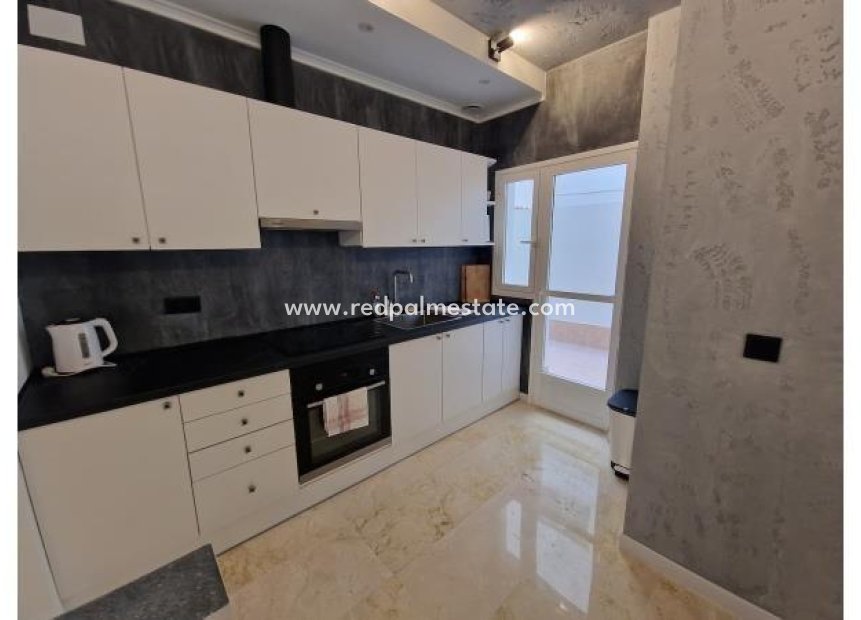 Herverkoop - Appartement -
Torrevieja - Playa del cura