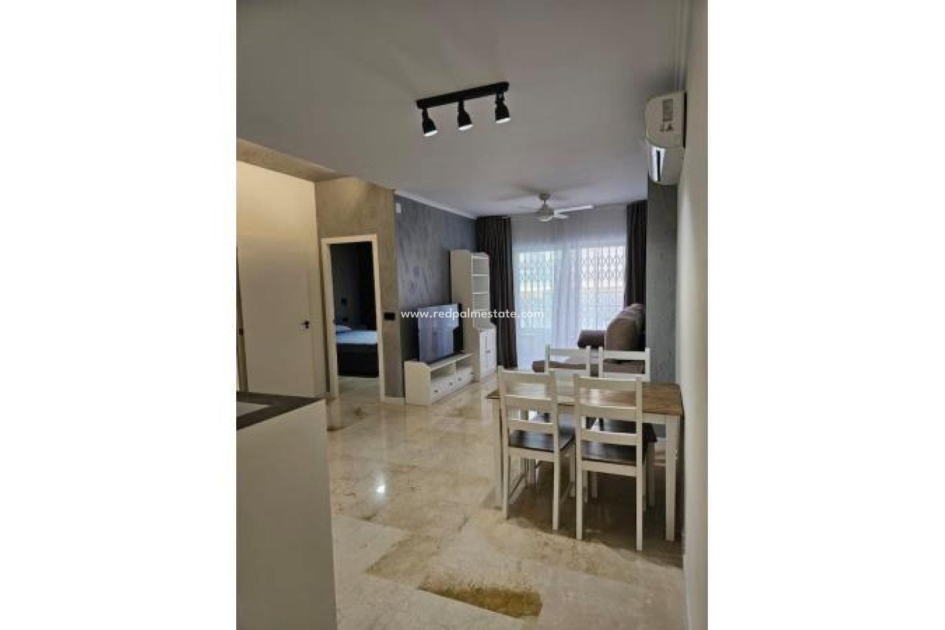 Herverkoop - Appartement -
Torrevieja - Playa del cura