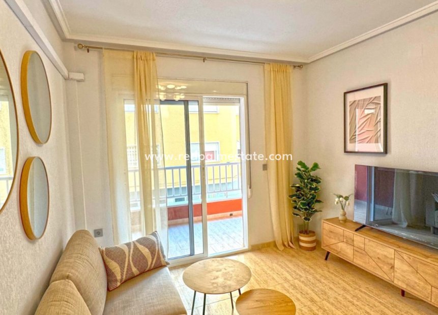 Herverkoop - Appartement -
Torrevieja - Playa del Cura